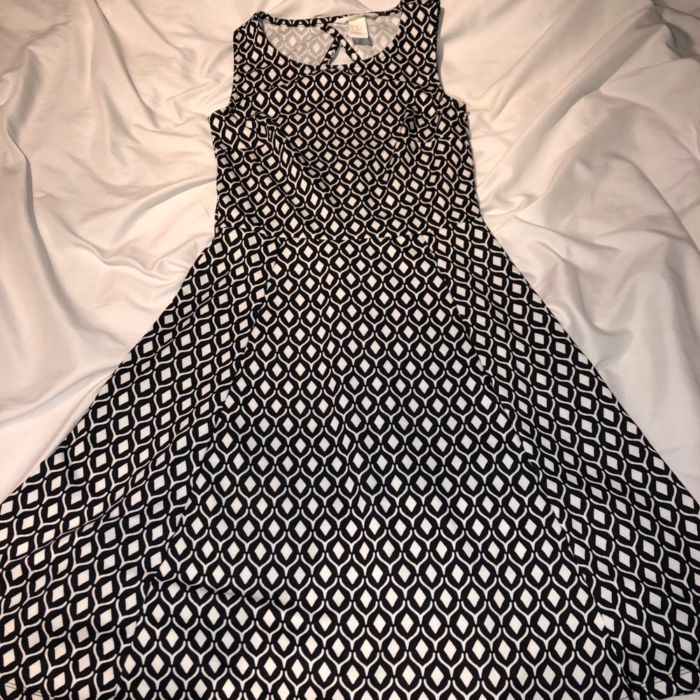 Fitted top, Loose flare